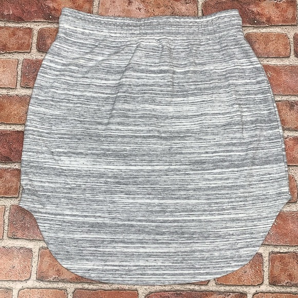 Banana Republic woman’s skirt - Picture 2 of 6